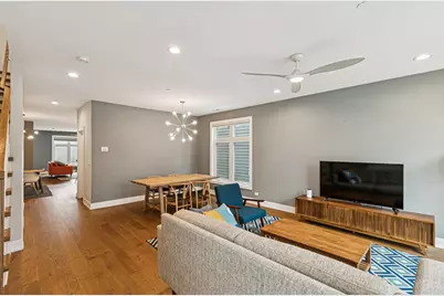 1120 Pitner Avenue, Evanston, IL 60202 - Photo 3