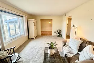 4809 W Oakwood Dr, McHenry, IL 60050 - Photo 3