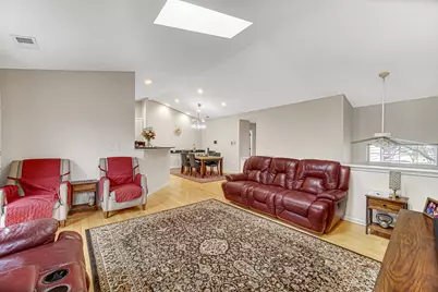 [Address not provided], Buffalo Grove, IL 60089 - Photo 7