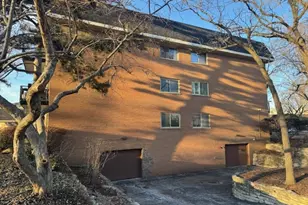 1198 Royal Glen Dr, Glen Ellyn, IL 60137 - Photo 3