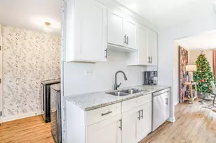 987 Lakewood Dr, Bartlett, IL 60103 - Photo 5