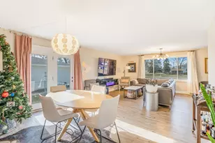 987 Lakewood Dr, Bartlett, IL 60103 - Photo 7