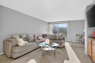 2929 Sunnyside Dr, Rockford, IL 61114 - Photo 3