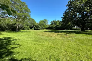 2033 Winnetka Rd, Northfield, IL 60093 - Photo 1