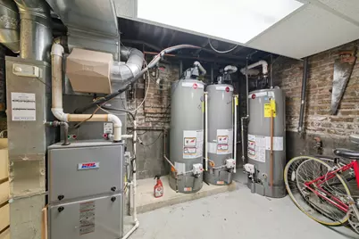 2421 N Washtenaw Avenue, Chicago, IL 60647 - Photo 21