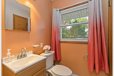 211 E Ottawa Street, Sycamore, IL 60178 - Photo 11