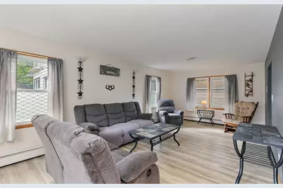 211 E Ottawa Street, Sycamore, IL 60178 - Photo 3