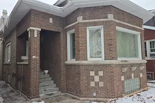 8216 S Rhodes Ave, Chicago, IL 60619 - Photo 3