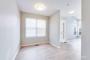 460 Mayflower Ln, Bartlett, IL 60103 - Photo 9