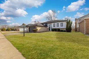 2925 201st Pl, Lynwood, IL 60411 - Photo 3