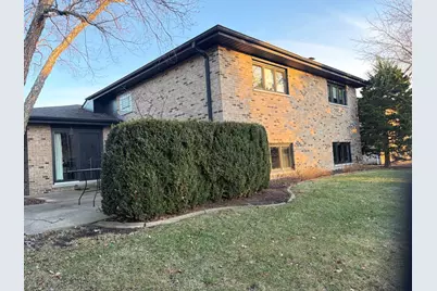 7700 Apple Tree Lane, Willowbrook, IL 60527 - Photo 5