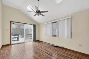 25042 S Whispering Oaks Ln, Crete, IL 60417 - Photo 7