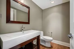 3752 N Janssen St, Chicago, IL 60613 - Photo 55