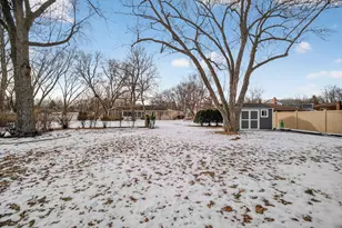 221 Olesen Dr, Naperville, IL 60540 - Photo 43