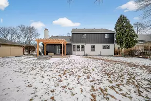 221 Olesen Dr, Naperville, IL 60540 - Photo 45