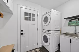 221 Olesen Dr, Naperville, IL 60540 - Photo 17