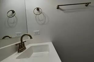 6321 S Eberhart Ave, Chicago, IL 60637 - Photo 19