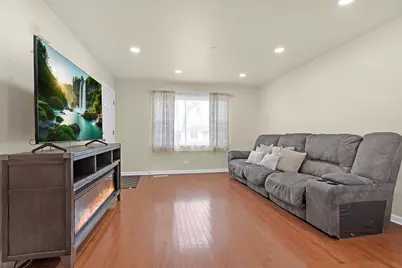 73 Wren Road, Carpentersville, IL 60110 - Photo 5