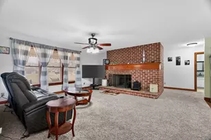 1707 N 2479th Rd, Ottawa, IL 61350 - Photo 3