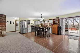 1707 N 2479th Rd, Ottawa, IL 61350 - Photo 5