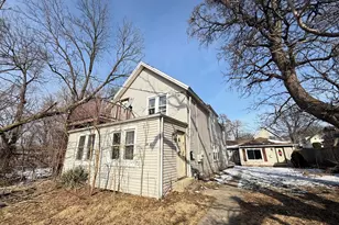 2662 Vermont St, Blue Island, IL 60406 - Photo 1