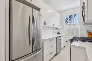 73 E Elm St, Chicago, IL 60611 - Photo 11