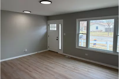 8124 Kensington Lane, Hanover Park, IL 60133 - Photo 5