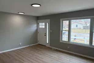 8124 Kensington Ln, Hanover Park, IL 60133 - Photo 5