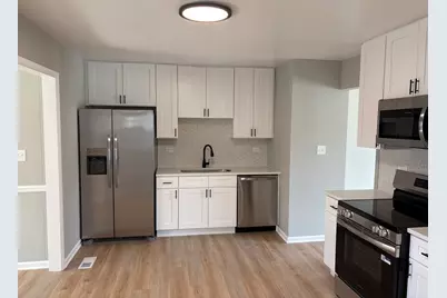 8124 Kensington Lane, Hanover Park, IL 60133 - Photo 7