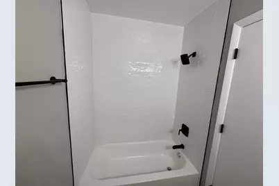 8124 Kensington Lane, Hanover Park, IL 60133 - Photo 27