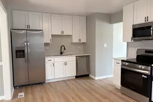 8124 Kensington Ln, Hanover Park, IL 60133 - Photo 9