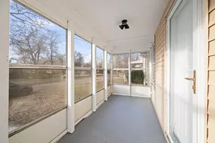 1916 31st Street A, Moline, IL 61265 - Photo 3