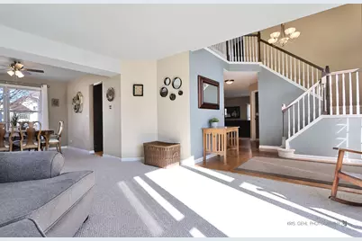 307 Fairfax Lane, Grayslake, IL 60030 - Photo 3