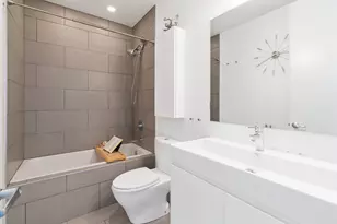 441 W Hobbie St, Chicago, IL 60610 - Photo 15