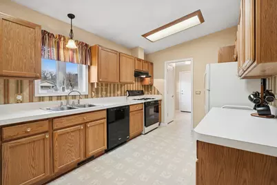 2611 Maywood Court, Grayslake, IL 60030 - Photo 11