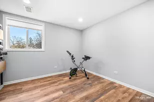 6828 Kincaid Ct, Woodridge, IL 60517 - Photo 23