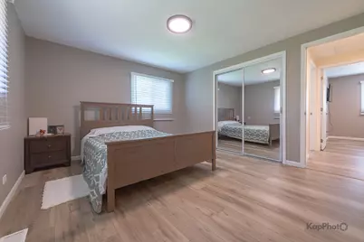 818 Brentwood Court, Schaumburg, IL 60193 - Photo 7