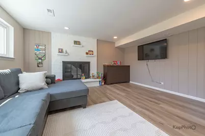 818 Brentwood Court, Schaumburg, IL 60193 - Photo 17