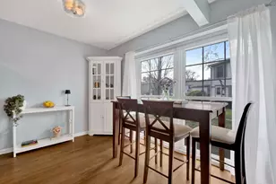 1678 Trowbridge Ct, Wheaton, IL 60189 - Photo 9