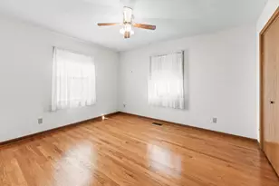 844 S 7th St, Dekalb, IL 60115 - Photo 15