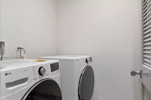 2450 N Clybourn Ave, Chicago, IL 60614 - Photo 19