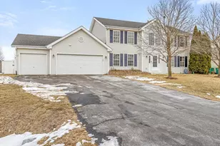 10853 Lemon Grass Ln, Roscoe, IL 61073 - Photo 3