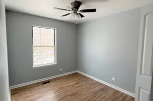 28 Chaucer Ln, Streamwood, IL 60107 - Photo 9