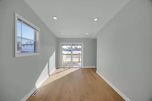 629 E 154th St, Phoenix, IL 60426 - Photo 9