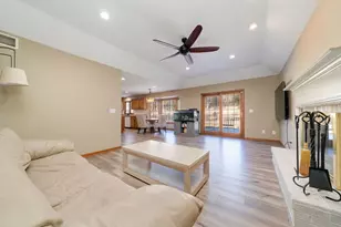 9345 N Oakleaf Ct, Byron, IL 61010 - Photo 19