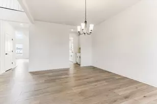 641 Henry Ln, Oswego, IL 60543 - Photo 5