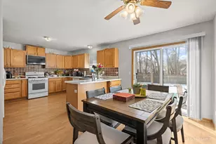 4447 W Lawn Ave, Waukegan, IL 60085 - Photo 5