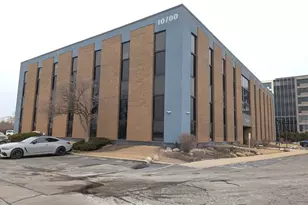 10700 W Higgins Rd, Rosemont, IL 60018 - Photo 1