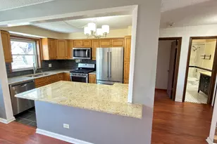 999 S Euclid Ave, Elmhurst, IL 60126 - Photo 9