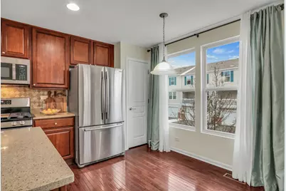 3210 Neubauer Circle, Lindenhurst, IL 60046 - Photo 9